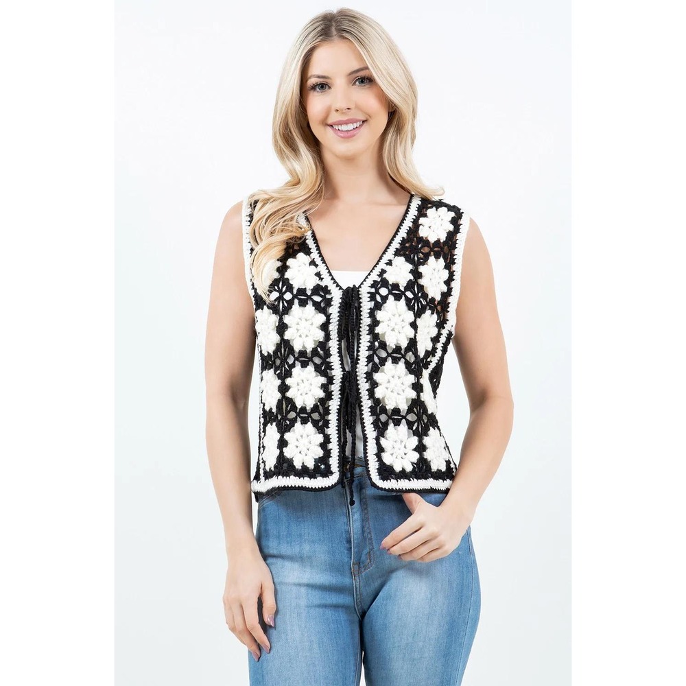 Dreamers by Debut Black White Daisy Flower Crochet‎ Vest Boho festival S/M